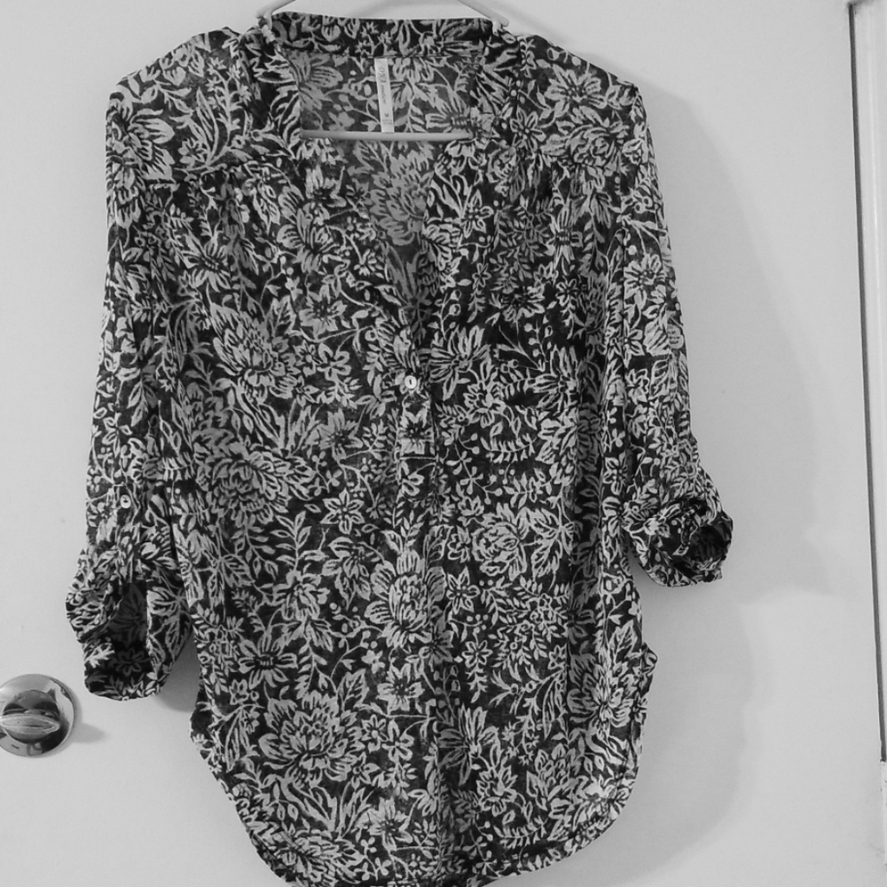 Black & white blouse